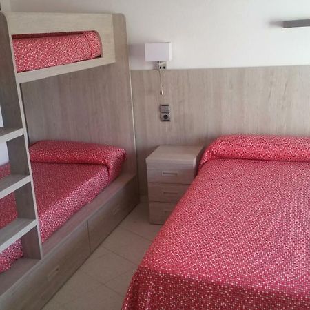 Hotel Can Català L' Escala Esterno foto